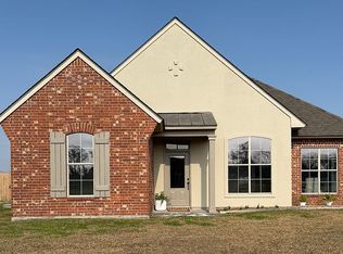 1075 Jordan Dr, Saint Martinville, LA 70582