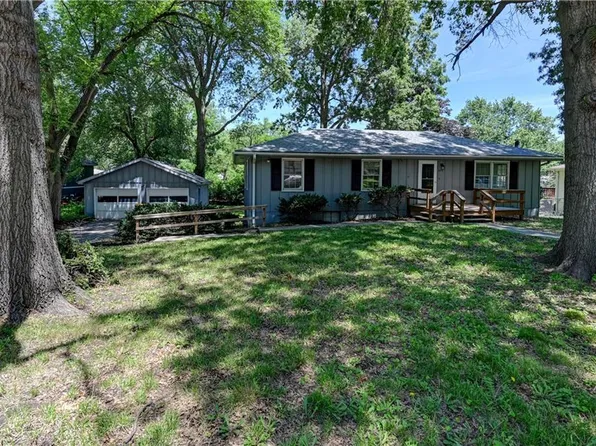 806 NE 115th St, Kansas City, MO 64155