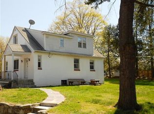 11 Casparian Rd, Cortlandt Manor, NY 10567