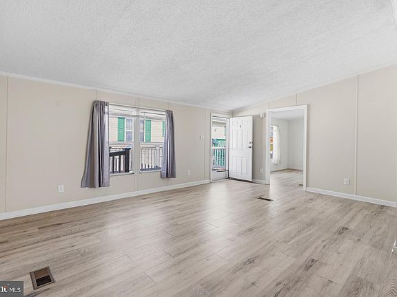 3rd image of 227 Forest Green Rd