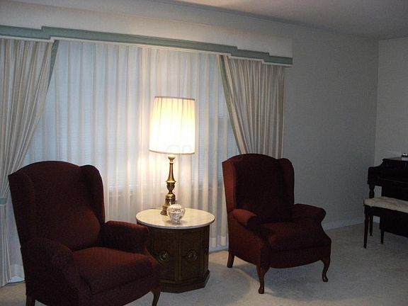 4th image of 495 Lawnwood Ct