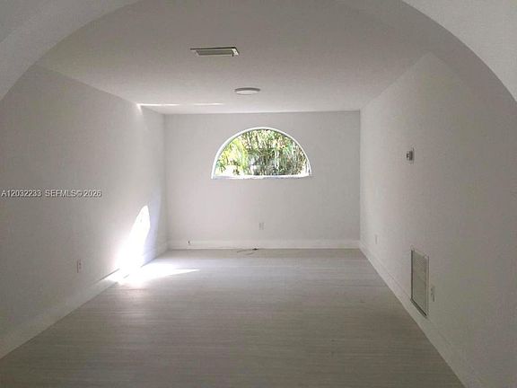 5th image of 6622 Acacia Ct #6622