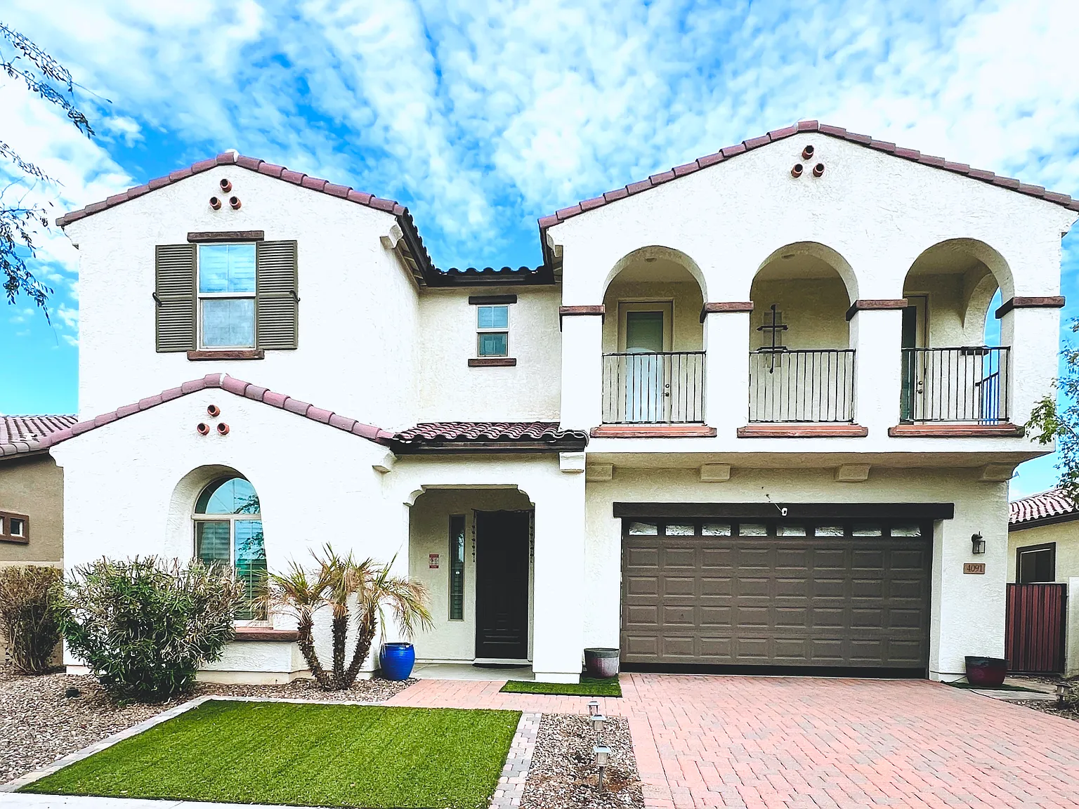 6 bed, 4300 sqft, $4,150 — Photo 2