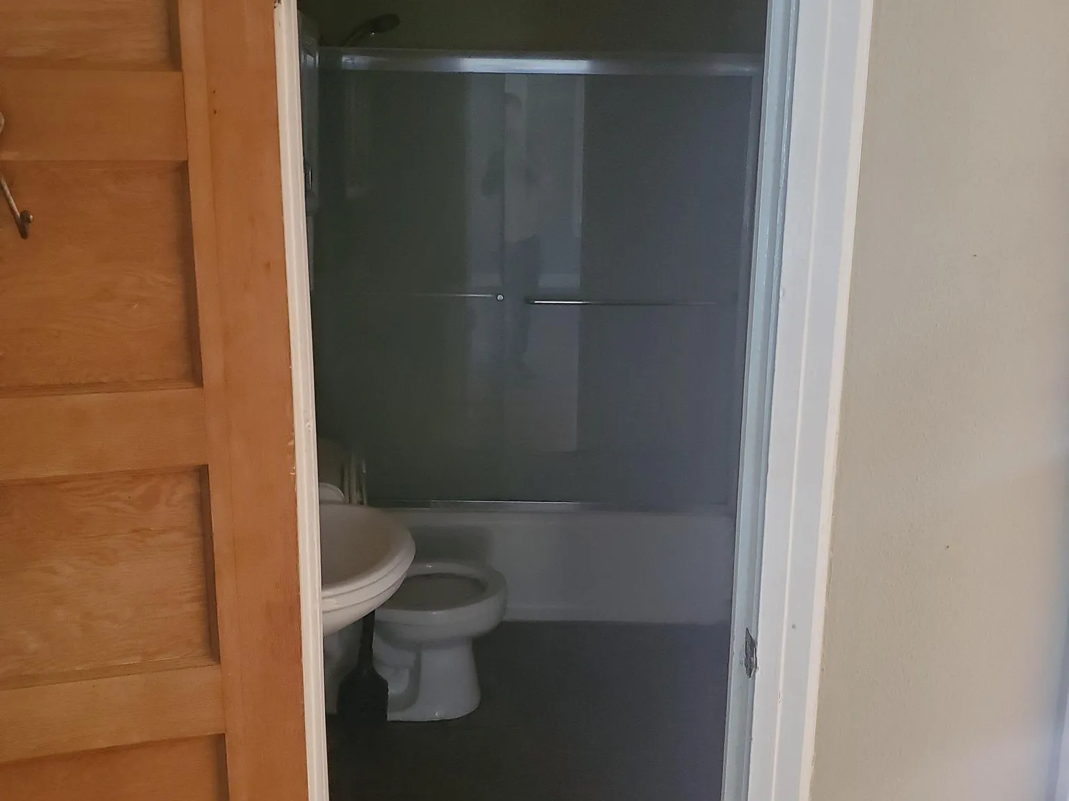 427 Adrienne St — Photo 1