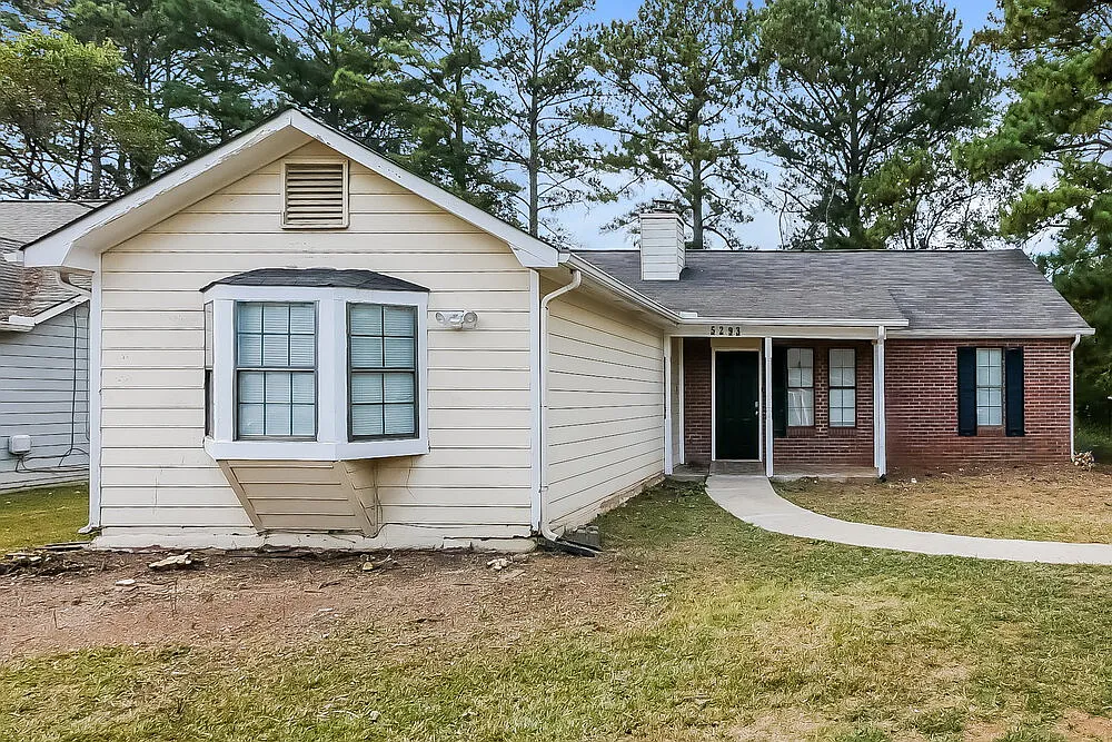 3 bed, 2.0 bath, 1982 sqft, $2,180 — Photo 1