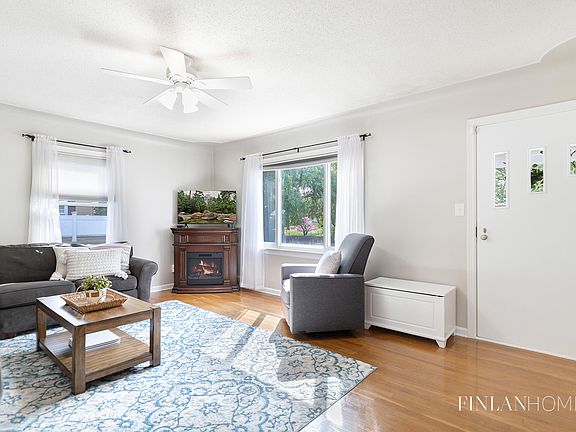4th image of 1548 Gladstone Dr SE