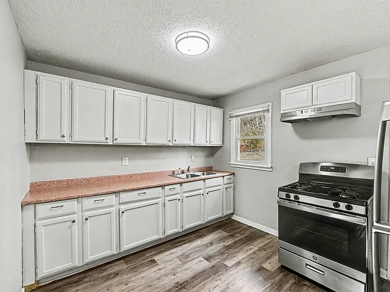7010 Bellefontaine Ave — Photo 1