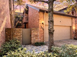 252 Sugarberry Cir, Houston, TX 77024
