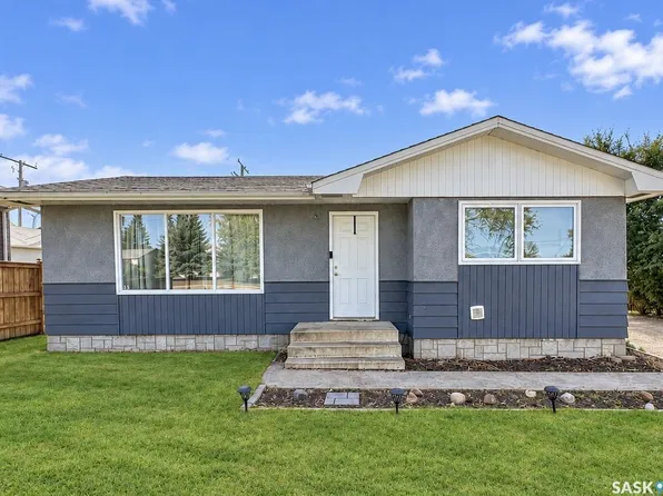 351 26th Street, Battleford, SK S0M 0E0