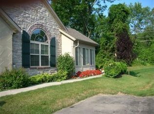 2069 Wentworth Village Dr, Bellbrook, OH