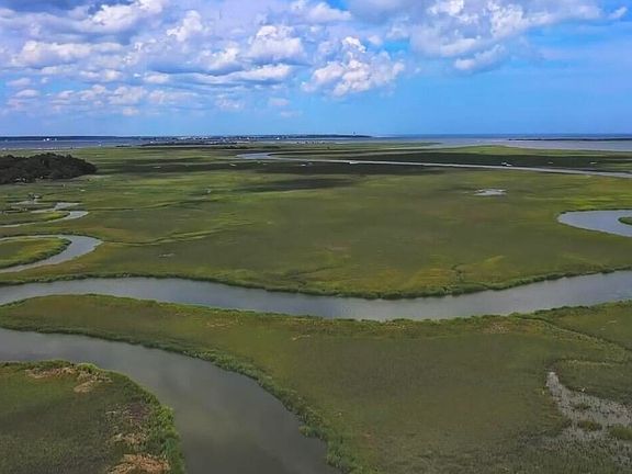 5th image of 628 Parrot Point Dr