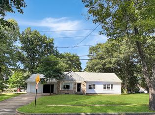 35 Rexhame Rd, Worcester, MA 01606