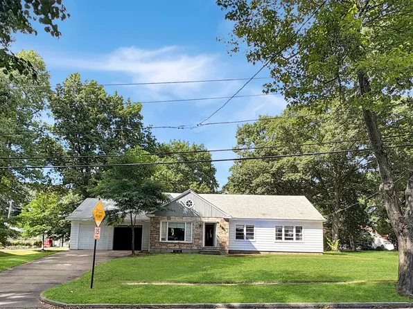 35 Rexhame Rd, Worcester, MA 01606