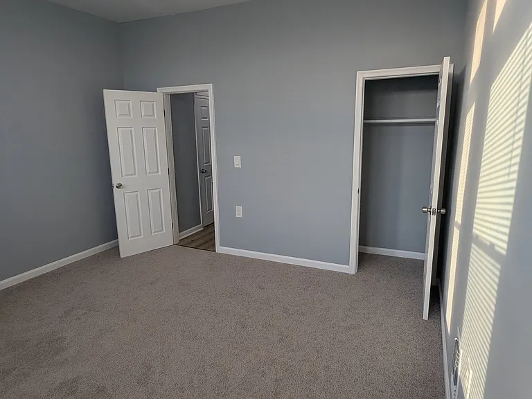 1726 Carswell St — Photo 33