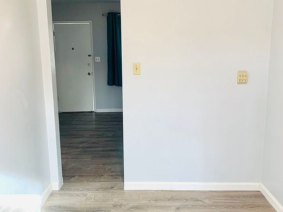 4th image of 1527 Linwood St #5