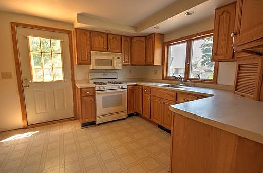2nd image of 20 Orlando Ave