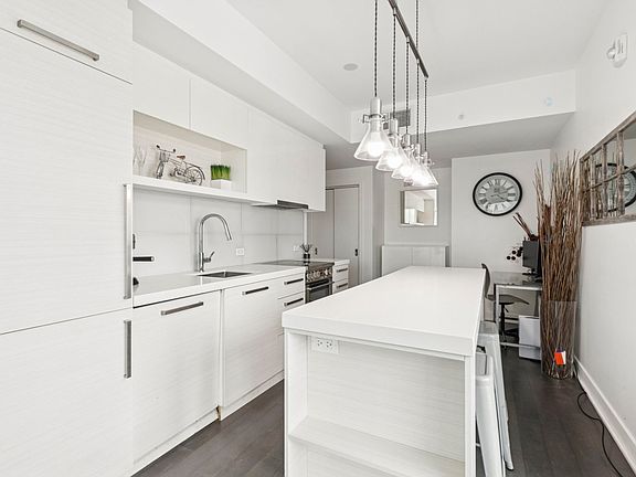 5th image of 1050 Rue Drummond #2806