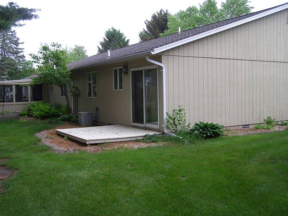 3rd image of 1120 Garden Ln