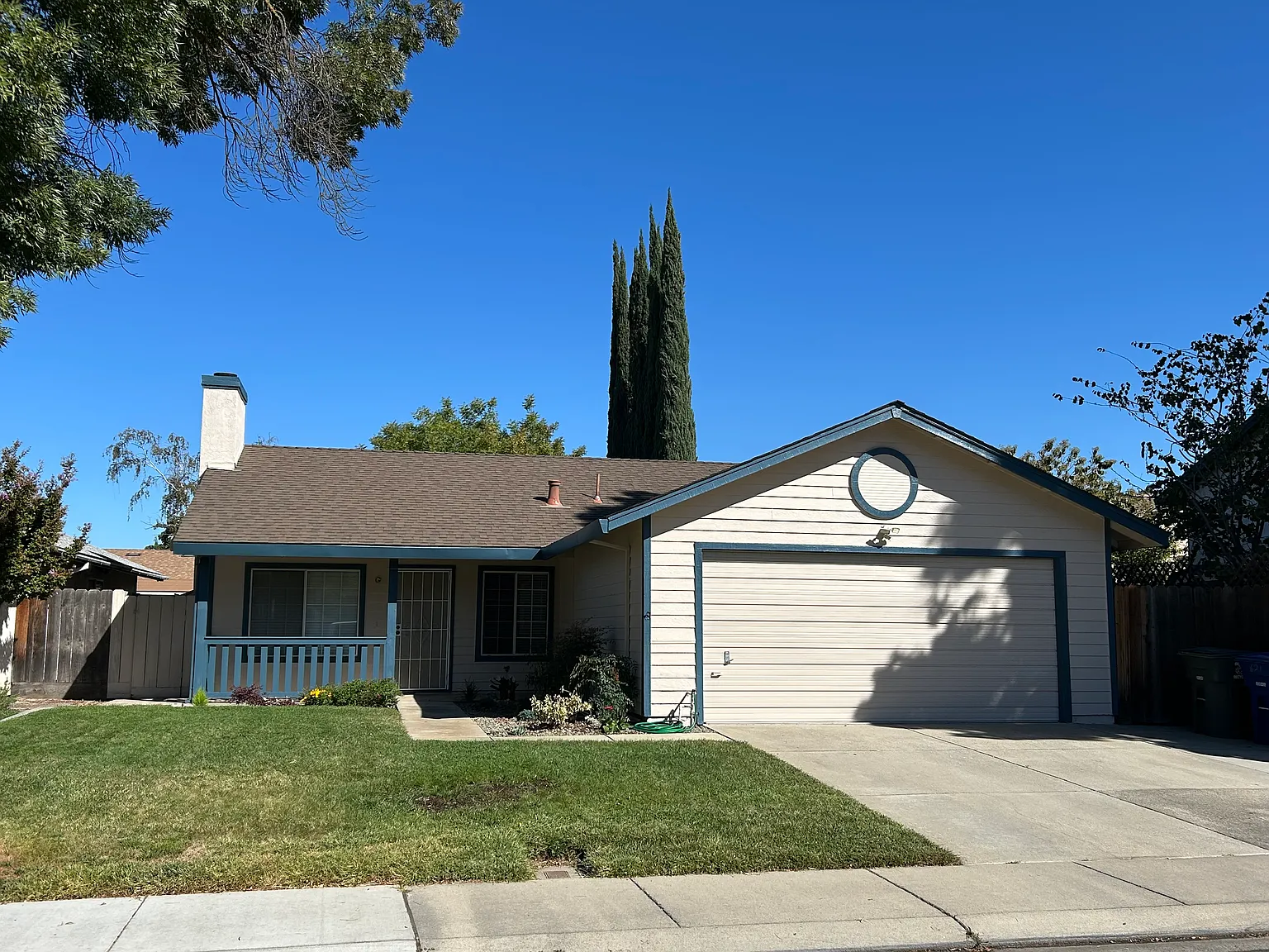 621 Ramsey Dr photo 1