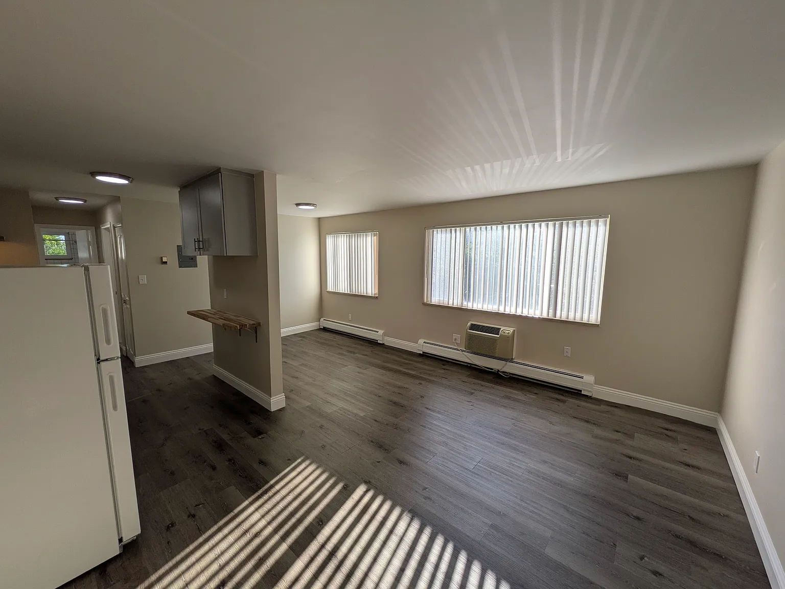 1 bed, 715 sqft, $975 — Photo 2