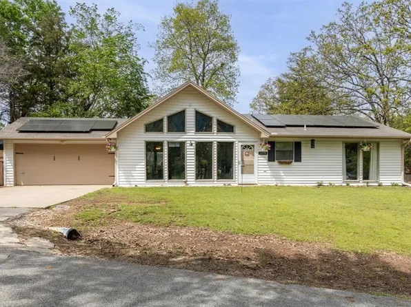 2578 N Warwick Dr, Fayetteville, AR 72703