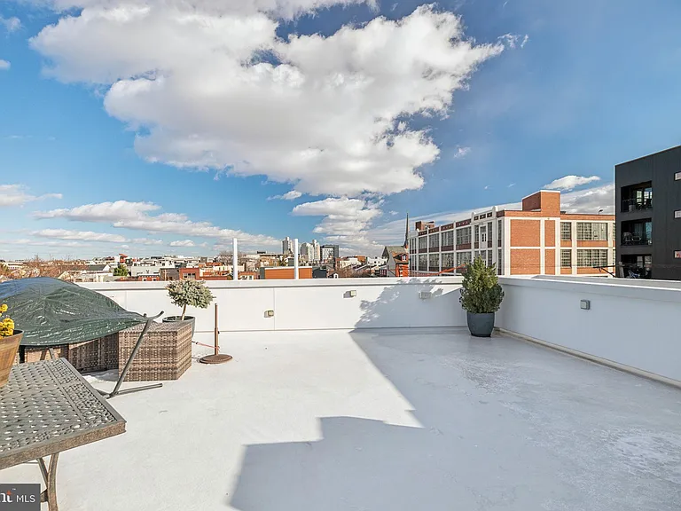 527 Brown St — Photo 28