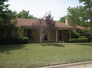 944 Kiowa Dr, Burkburnett, TX 76354