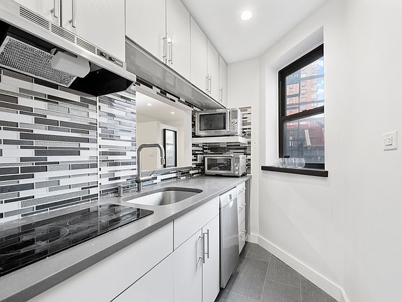 2nd image of 29 W 65th St APT 2J