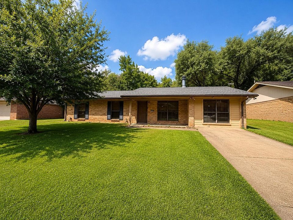 1st image of 1105 America Dr