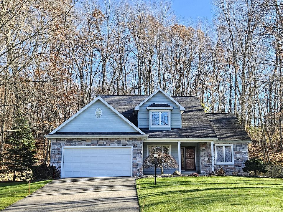 1st image of 160 Laguna Cir