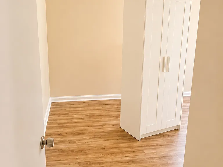328 Chester St — Photo 12