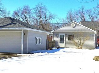 37864 N Watts Ave, Spring Grove, IL 60081