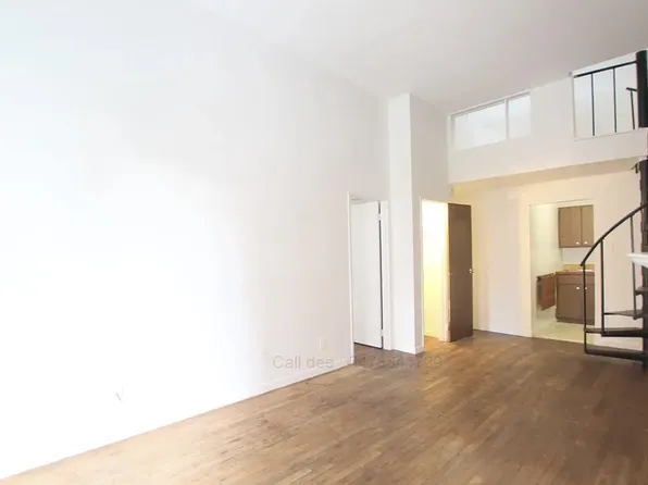 868 West End Avenue image 3 of 9