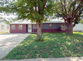 1913 S Woodland St, Amarillo, TX 79103