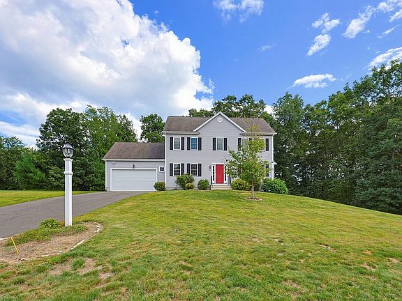 2nd image of 15 Willow Brook Ln