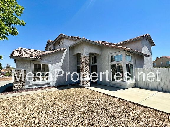 3rd image of 13333 Dos Lomas Way