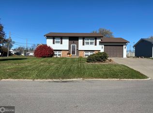 1225 Roland Ave, Chariton, IA 50049