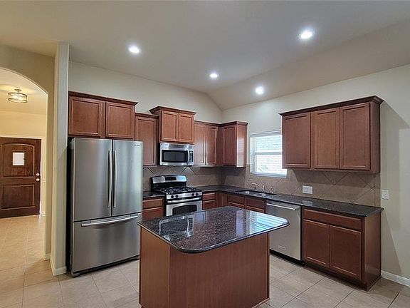 2nd image of 122 Black Swan Pl