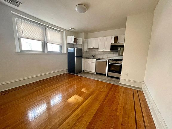 3rd image of 1531 Spruce St #923
