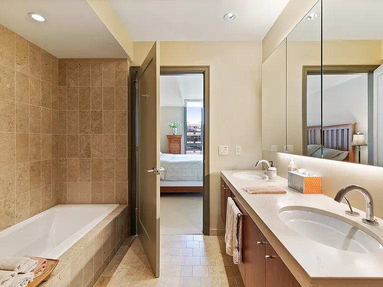 841 S Gaines St #305 — Photo 20