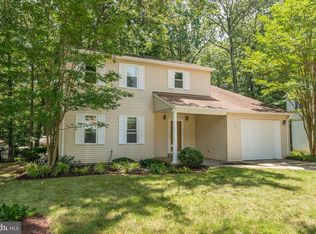 9347 Tartan View Dr, Fairfax, VA 22032