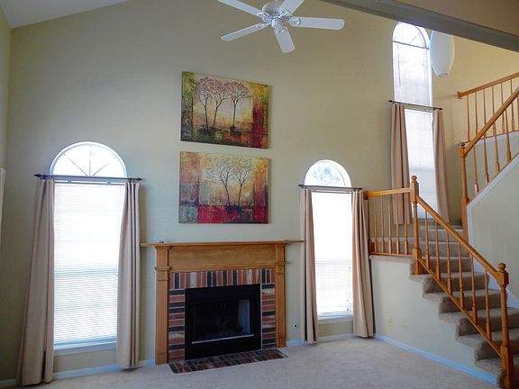 2-story family room
