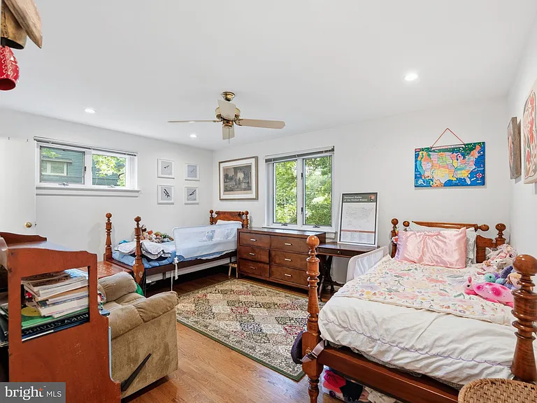 405 Underhill Pl — Photo 15