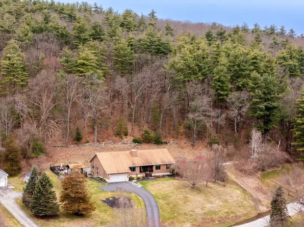 5 Overlook Drive, Pelham, NH 03076