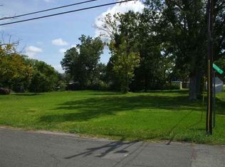 727 Boston Ave, Nederland, TX 77627