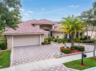 3852 Oak Ridge Circle, Weston, FL 33331