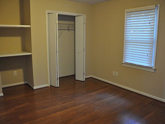 4th image of 3920 Wilshire Blvd