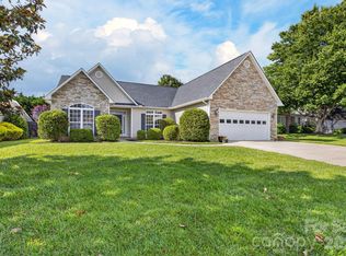 268 Farm Valley Rd, Fletcher, NC 28732