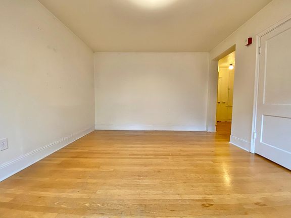 4th image of 1420 Boren Ave APT 301