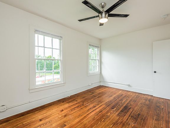 4th image of 2645 Jefferson Ave